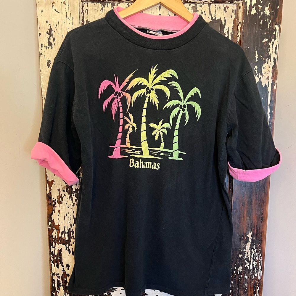 Vintage Bahamas women’s ringer collar and sleeve T-shirt. Size XL.